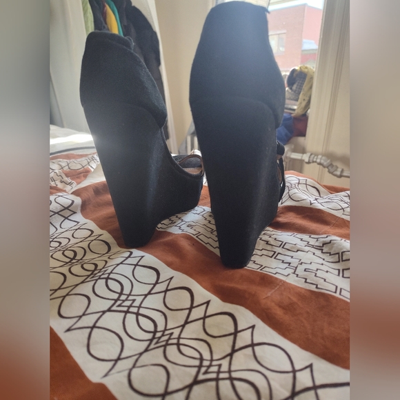 Black Sexy Ankle Strappy Size 8.5 Steve Madden Platforms - Picture 14 of 16